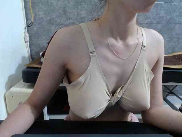 HotQueen93 webcam