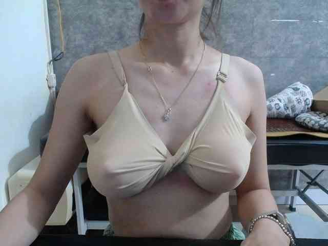 HotQueen93 webcam