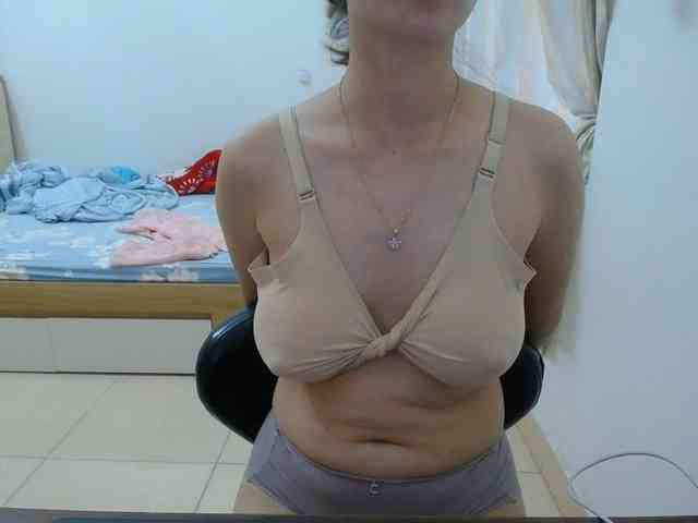 HotQueen93 webcam