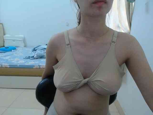 HotQueen93 webcam