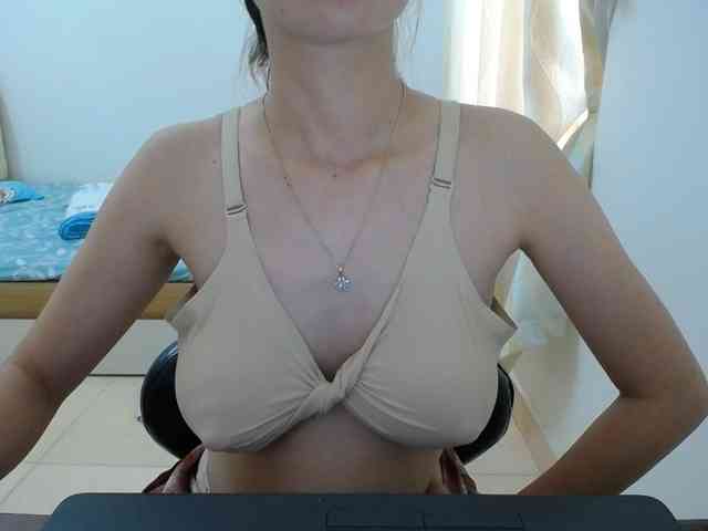 HotQueen93 webcam