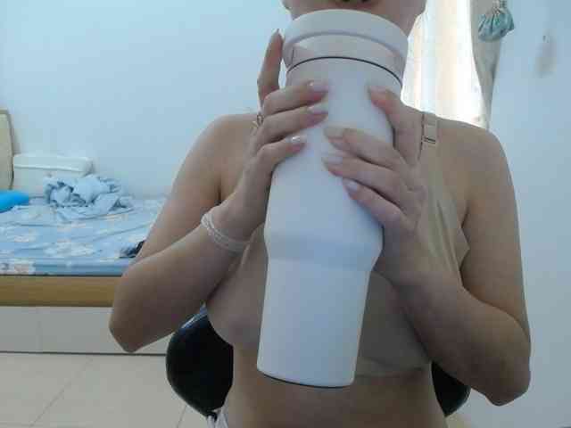 HotQueen93 webcam