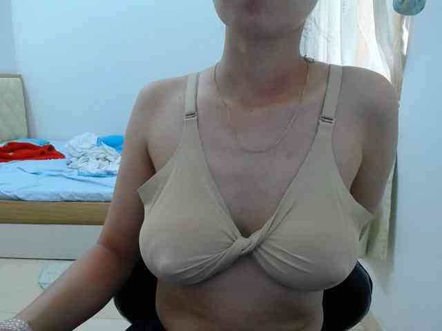 HotQueen93 webcam