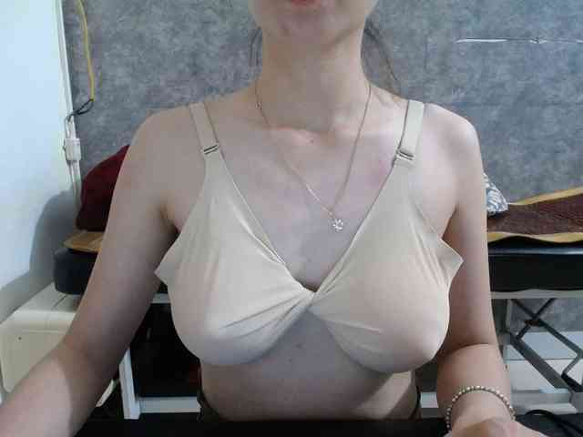 HotQueen93 webcam