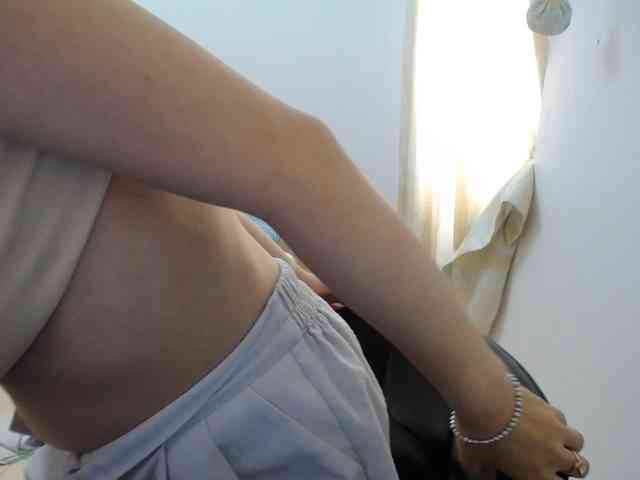 HotQueen93 webcam