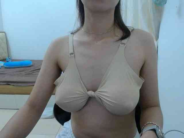 HotQueen93 webcam