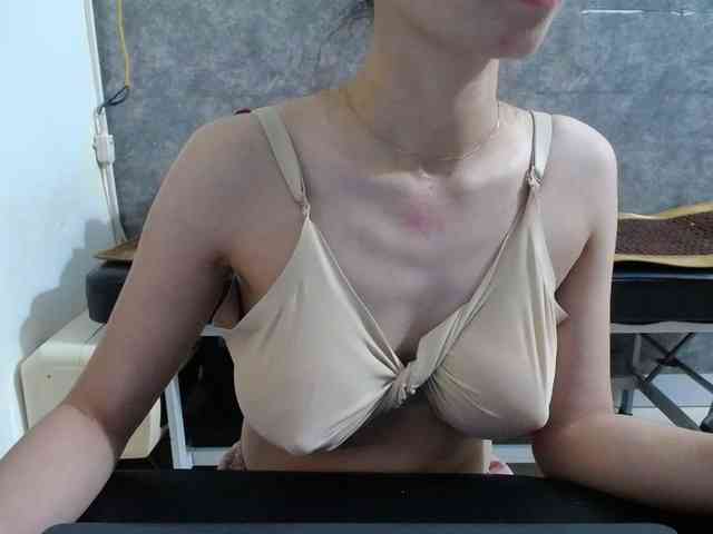 HotQueen93 webcam
