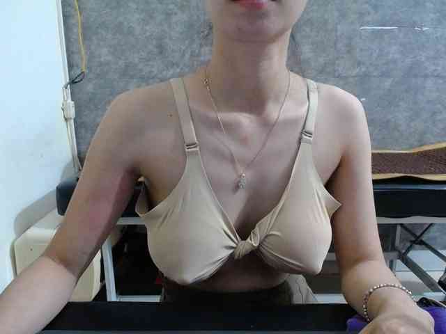 HotQueen93 webcam