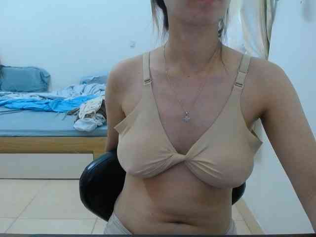 HotQueen93 webcam