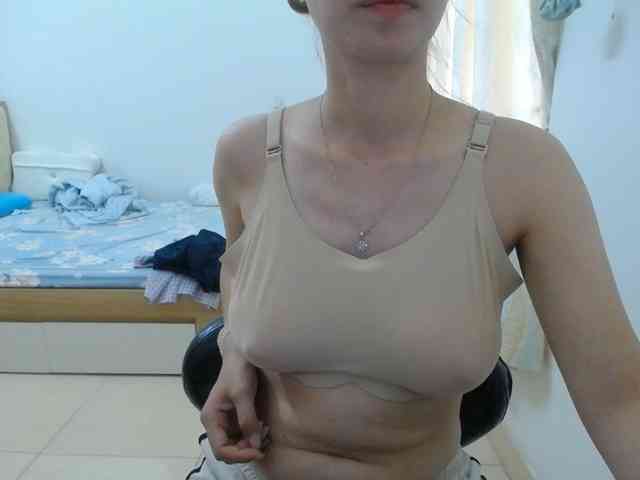 HotQueen93 webcam