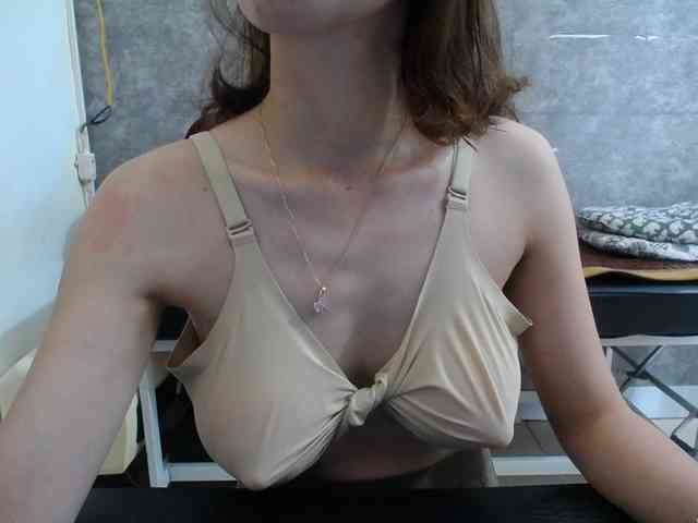 HotQueen93 webcam