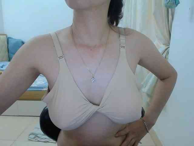 HotQueen93