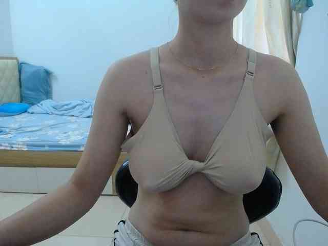 HotQueen93 webcam