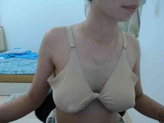 HotQueen93 webcam