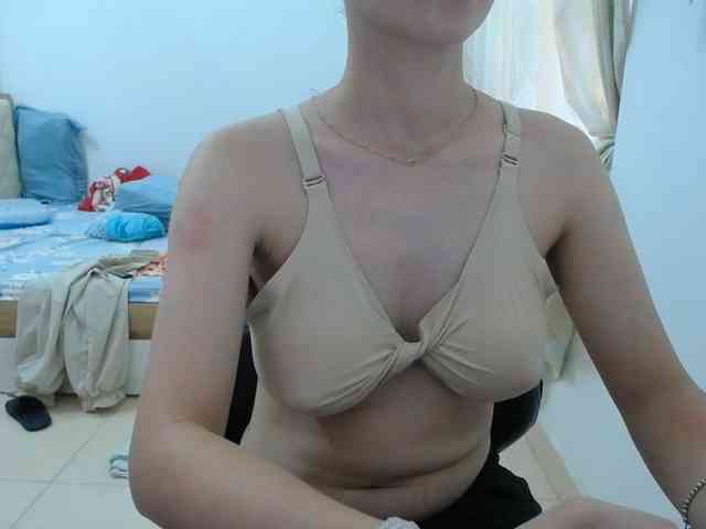 HotQueen93 webcam