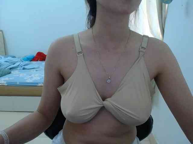 HotQueen93 webcam