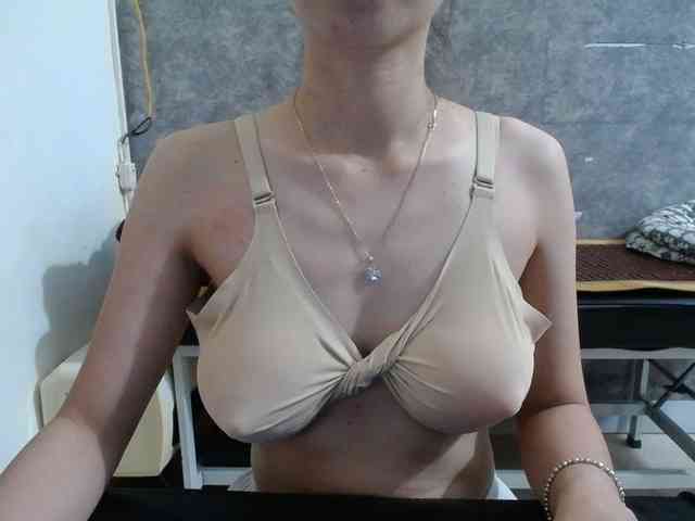 HotQueen93 webcam