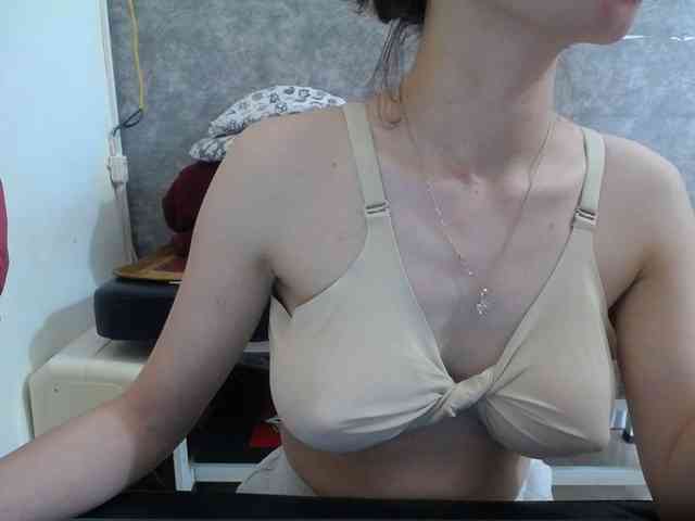 HotQueen93 webcam