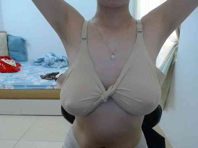 HotQueen93 webcam