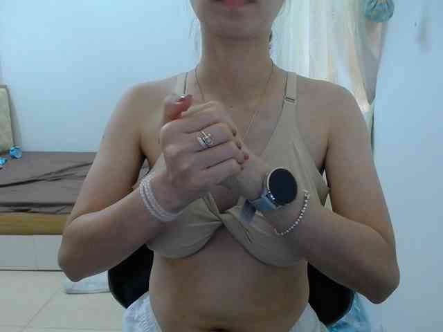 HotQueen93 webcam