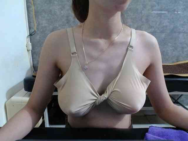 HotQueen93 webcam
