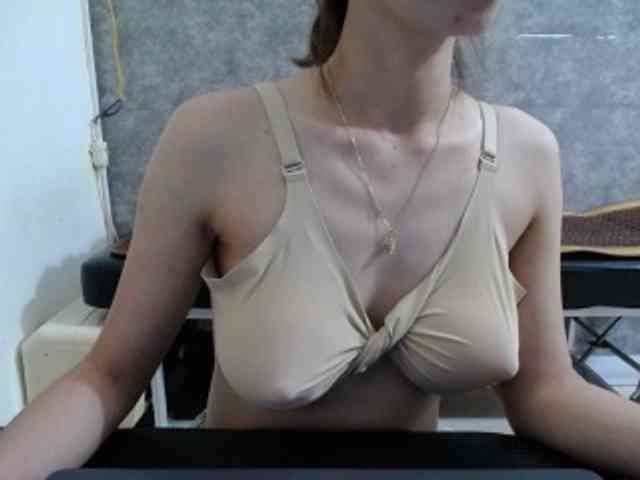 HotQueen93 webcam