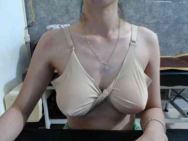 HotQueen93 webcam