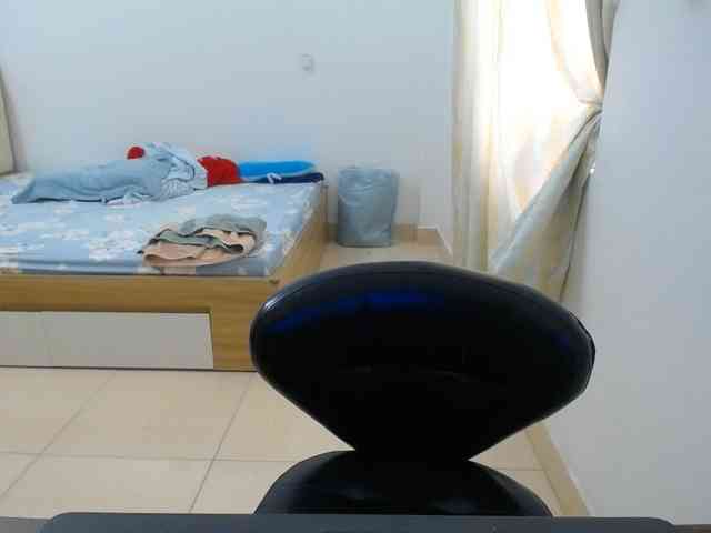 HotQueen93 webcam