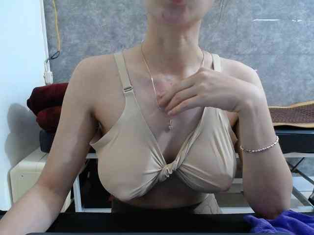 HotQueen93 webcam