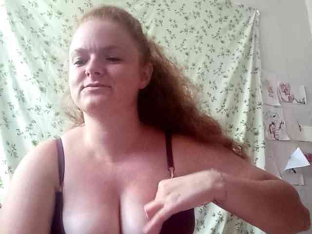 Rae-Jeannie webcam