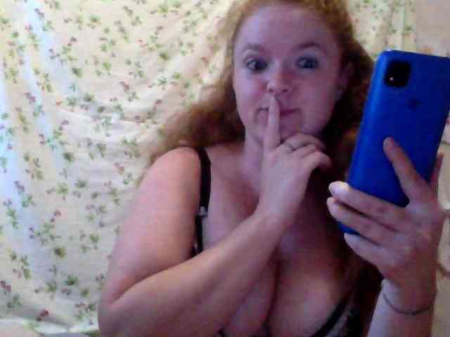 Rae-Jeannie webcam