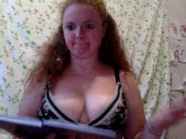 Rae-Jeannie webcam