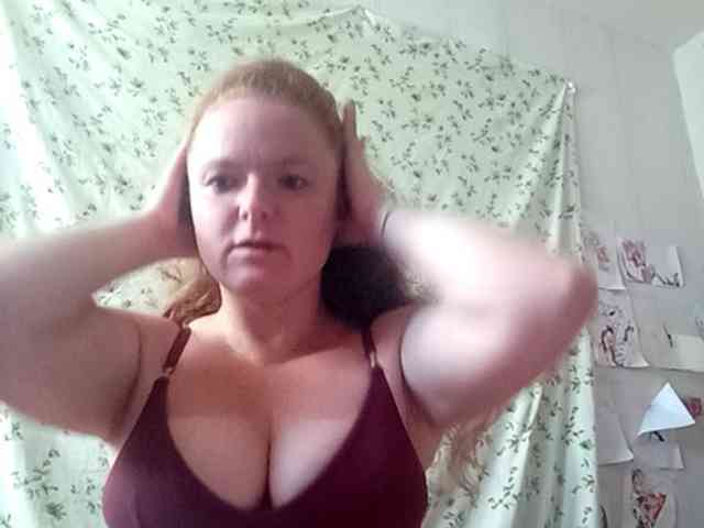 Rae-Jeannie webcam