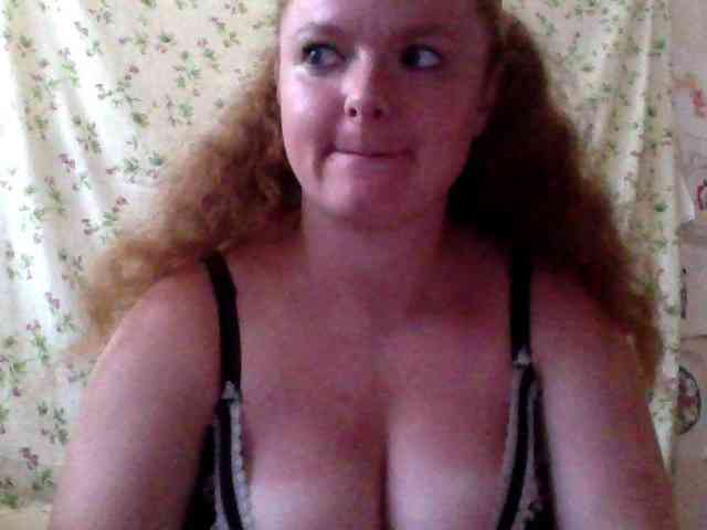 Rae-Jeannie webcam