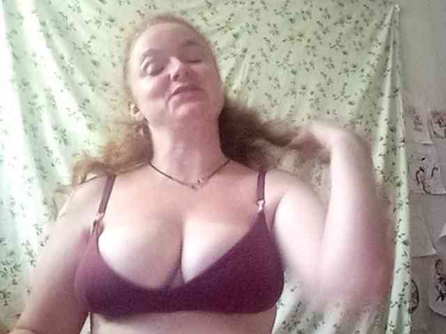 Rae-Jeannie webcam