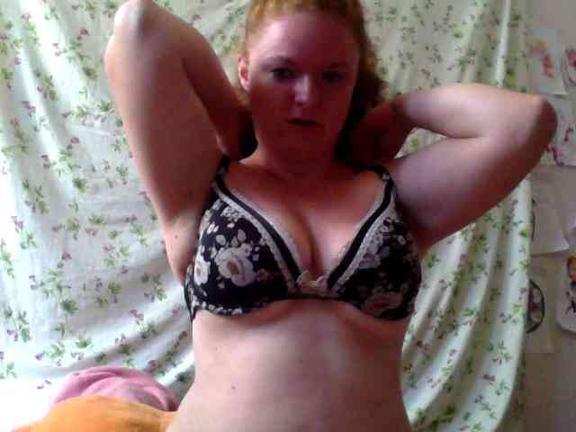 Rae-Jeannie webcam