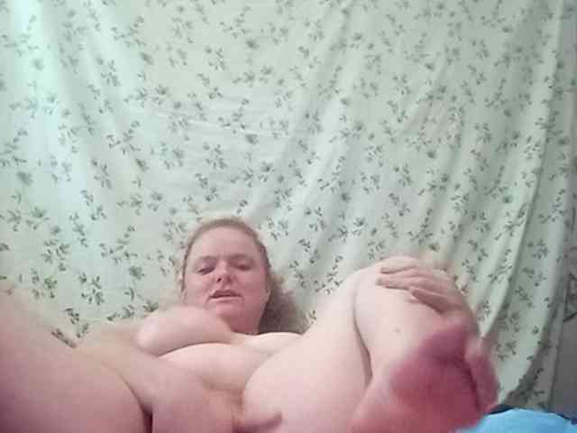 Rae-Jeannie webcam