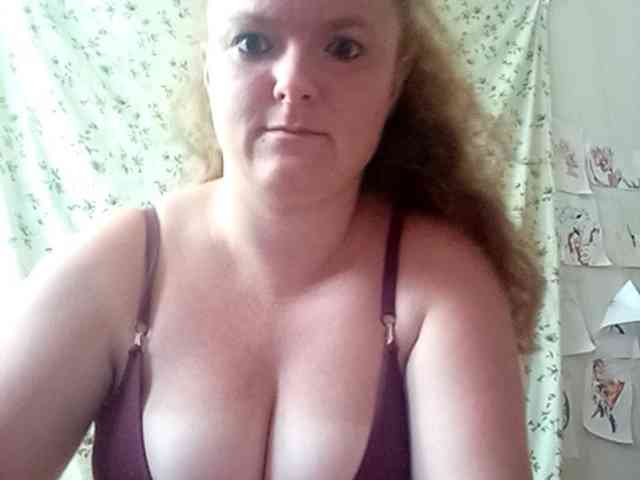 Rae-Jeannie webcam