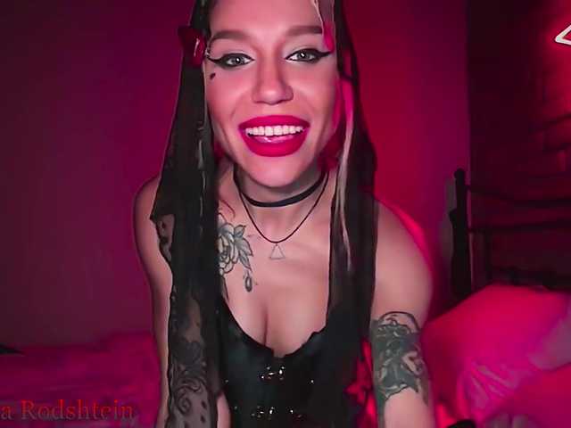 MissKiraRodshtein live cam on BongaCams
