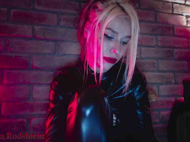 FEMDOMKiraRodshtein webcam