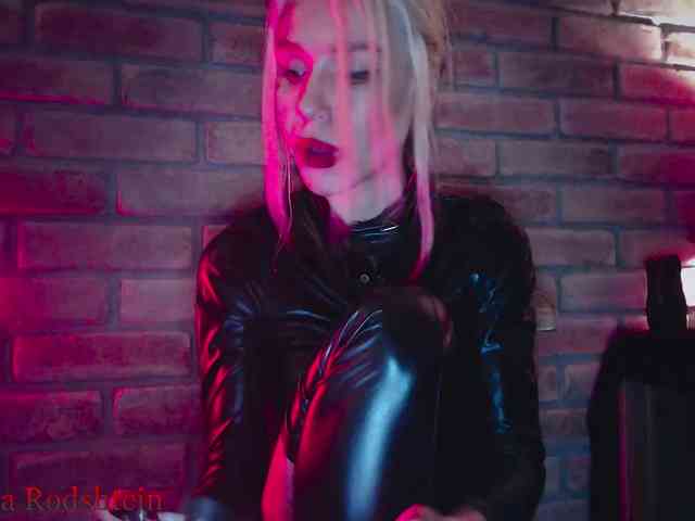 FEMDOMKiraRodshtein webcam