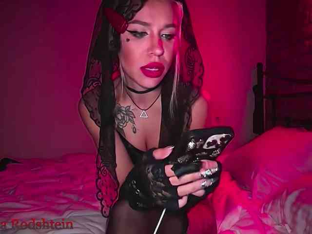 FEMDOMKiraRodshtein webcam