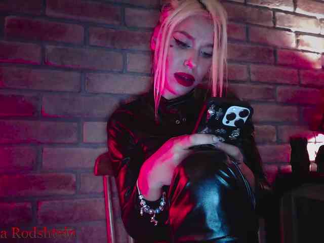 FEMDOMKiraRodshtein webcam