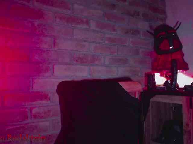 FEMDOMKiraRodshtein webcam