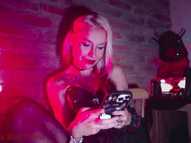 FEMDOMKiraRodshtein webcam