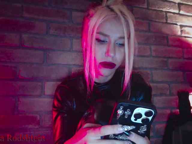 FEMDOMKiraRodshtein webcam