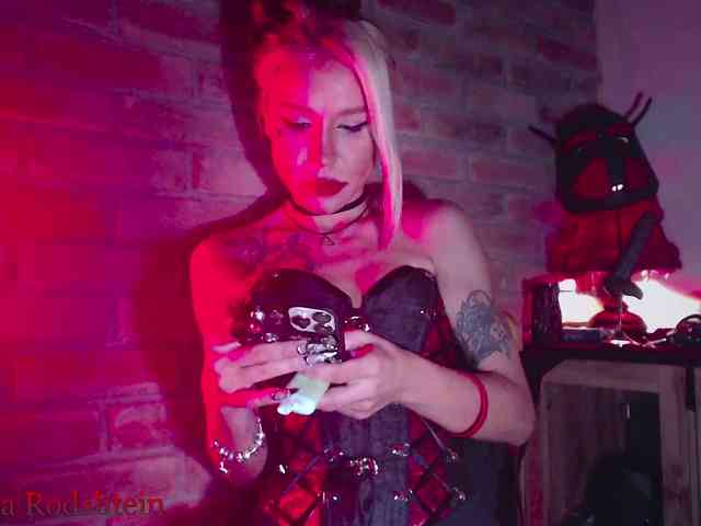 FEMDOMKiraRodshtein webcam