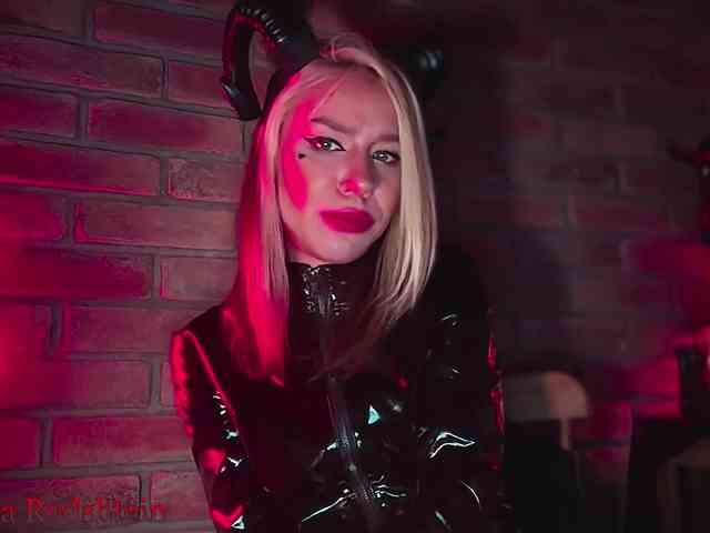 FEMDOMKiraRodshtein webcam