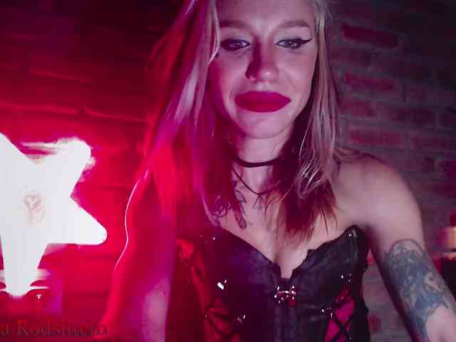 FEMDOMKiraRodshtein webcam