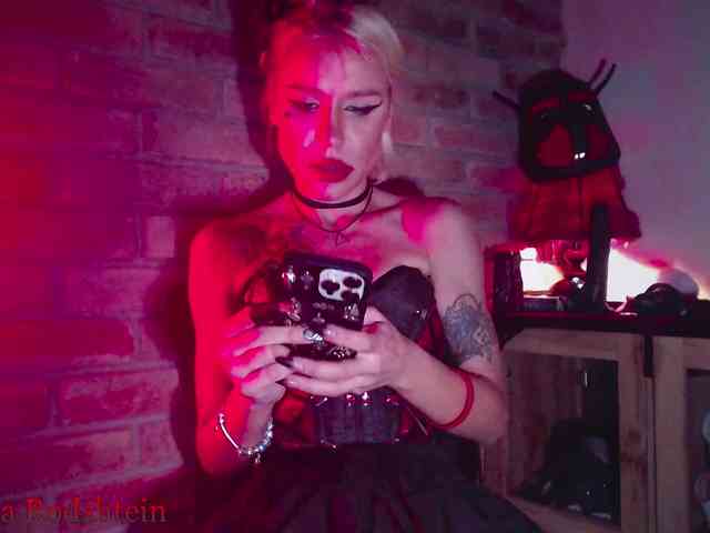 FEMDOMKiraRodshtein webcam